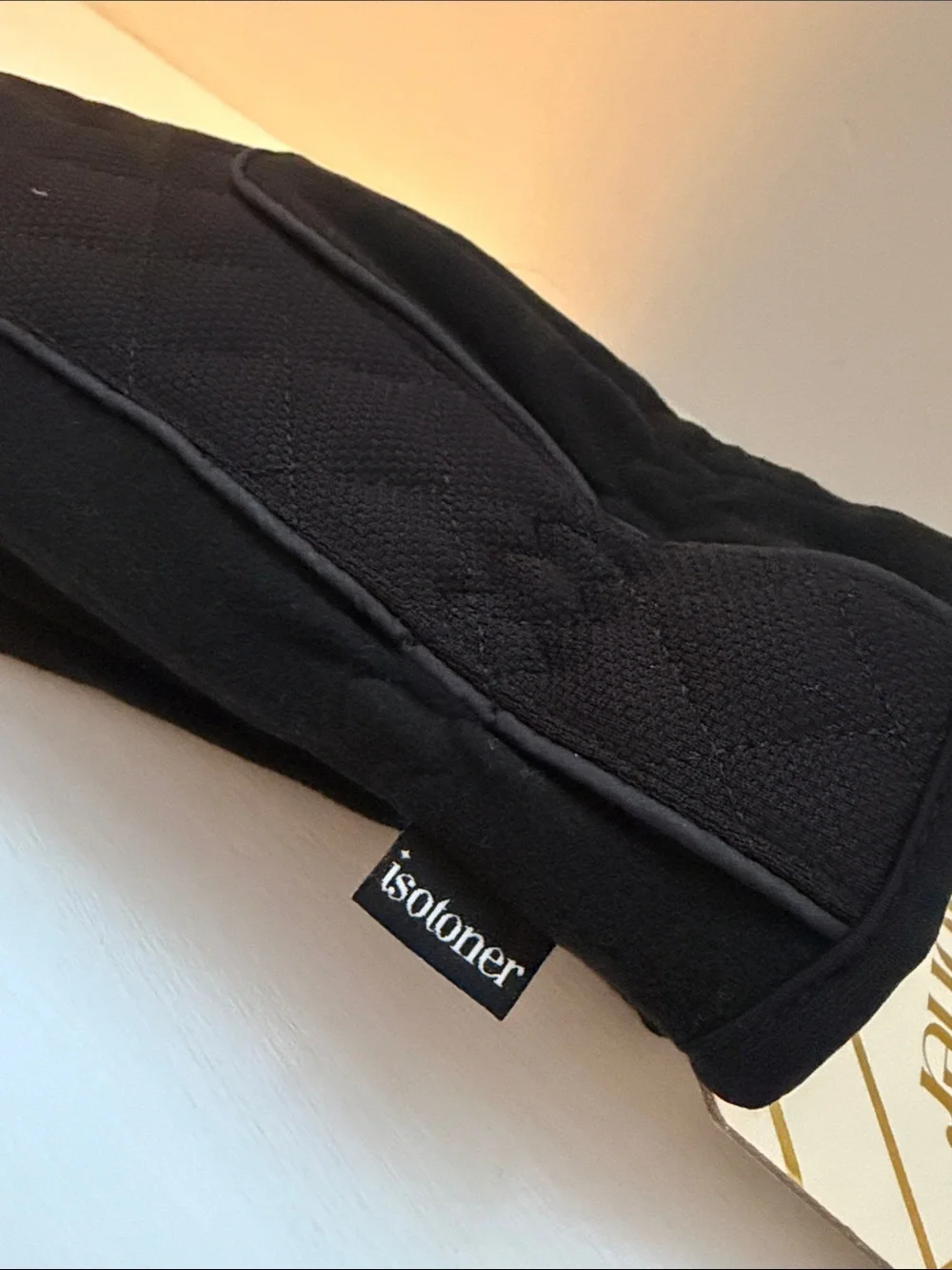 Isotoner Black Women's Quilted Water-Repellent Gloves Size S/M